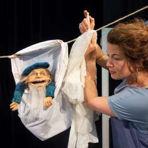 Kinderleierkasten: Neeweißnicht und Rosenrot (Theater Anna Rampe, Berlin)