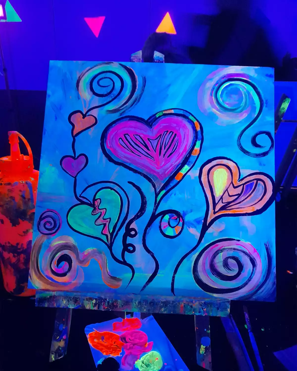 Neon Brush – Malen im Dunklen