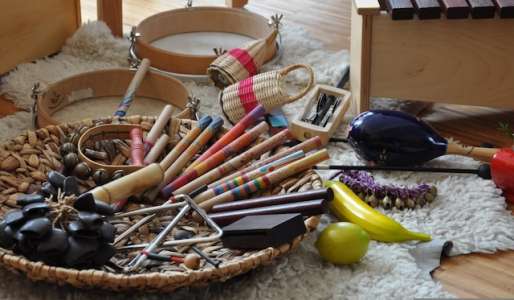 Entdeckungsreisen: Rhythmus ist In - Rhythmische Spiele mit Stöcken, Bewegungsübungen, einfache Rhythmusfolgen