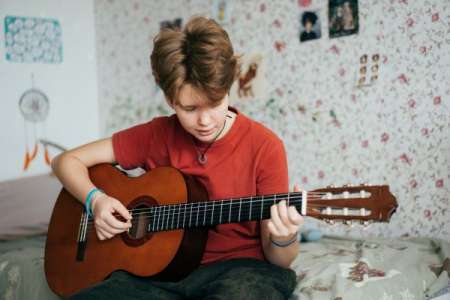 Kleine Hände, große Töne: Gitarre lernen für Kinder! Gruppenunterricht